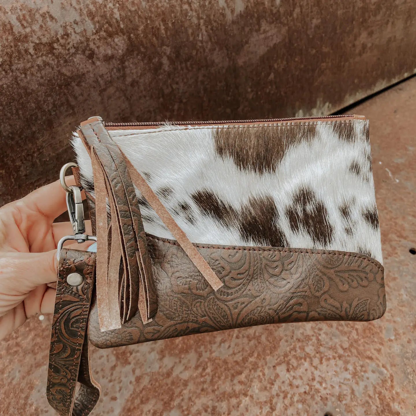 BROWN COWHIDE WRISTLET