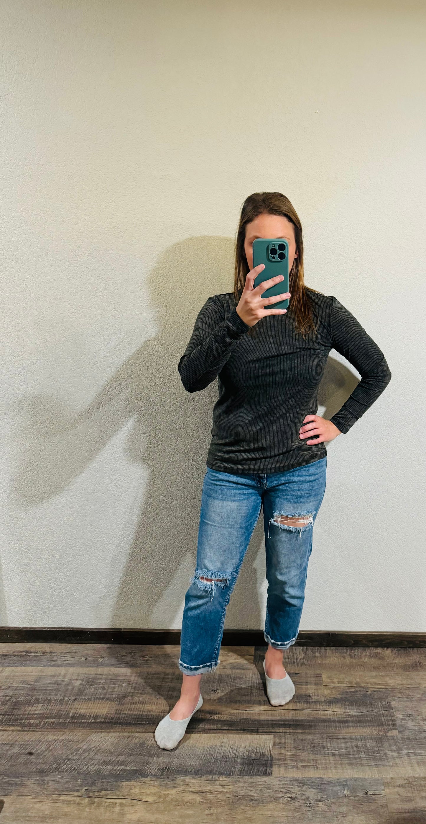 CHARCOAL RIBBED TOP